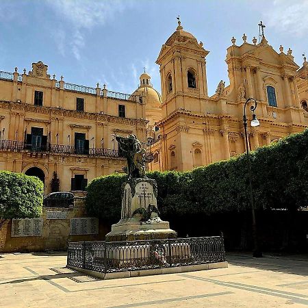 Casa Landolina Noto Apartman Kültér fotó