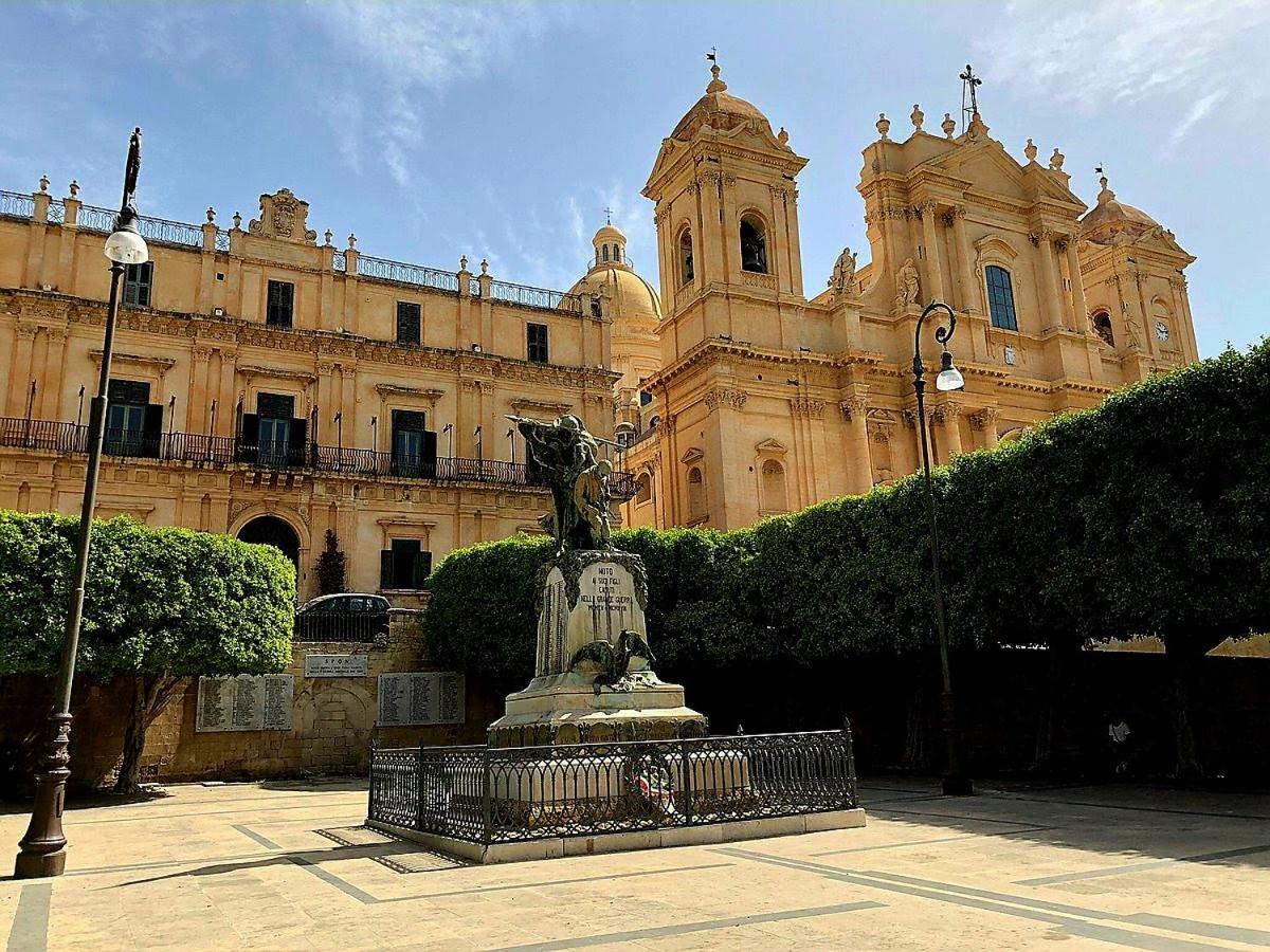 Casa Landolina Noto Apartman Kültér fotó